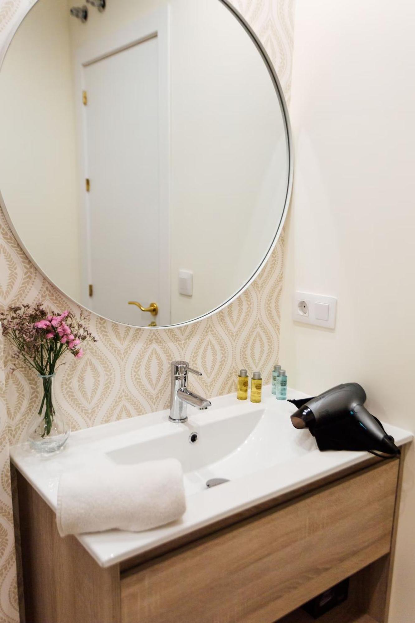 Reformed And Comfy- 2Bd 2Bth- Arenal Appartement Sevilla Buitenkant foto